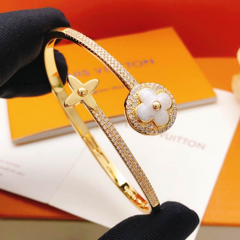 LV Bracelet 11yxx11